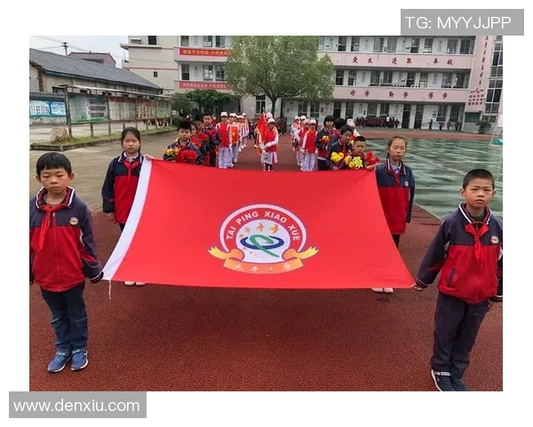 球星罚站足球引发关注展现竞技魅力与体育精神风采